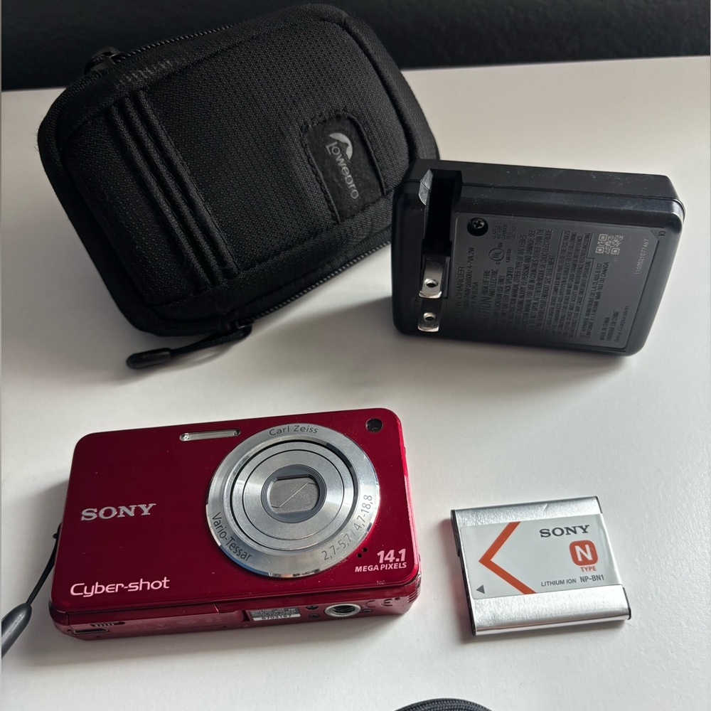 Sony Cyber-Shot 14.1 Mega Pixel Compact Digital camera